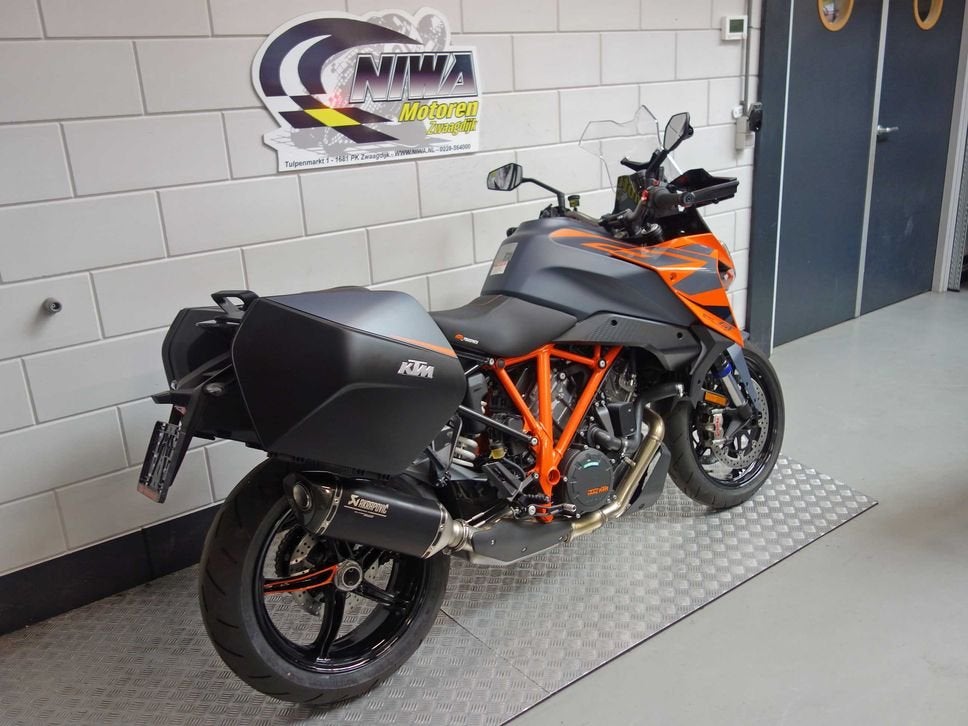 KTM 1290 Super Duke GT, 2 cilinders, KTM, Motorrijbewijs A, Bedrijf