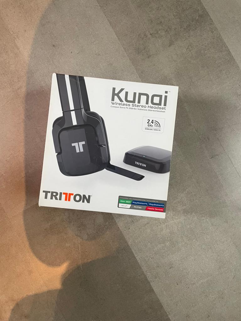 Tritton Kunai - Gaming headset!, Overige merken, Gebruikt, Draadloos, Op oor (supra aural)