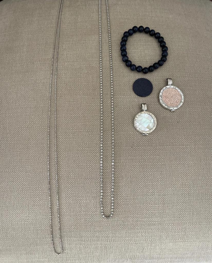 Twee zilveren kettingen met mimoneda munten en armband, Ophalen of Verzenden, Blauw, Zilver