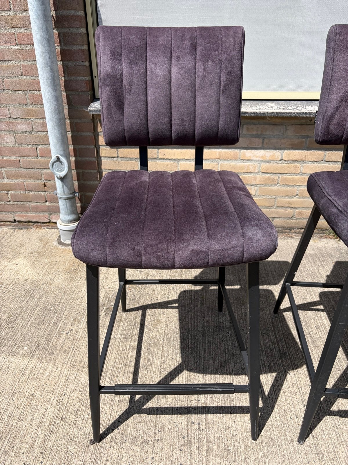 Set van 3 paarse barkrukken met rugleuning, Huis en Inrichting, Barkrukken, Ophalen, Met voetsteun, Zo goed als nieuw, 90 cm of meer