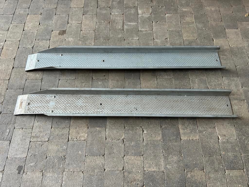 Set van 2 stevige metalen oprijplaten voor motoren ed., Auto diversen, Aanhangwagen-onderdelen, Ophalen, Zo goed als nieuw