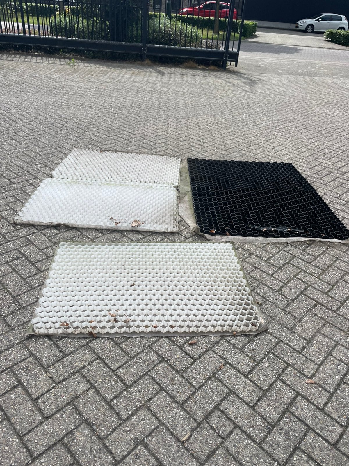 Grindmatten met worteldoek, Ophalen of Verzenden, Zo goed als nieuw, Zwart, Overige typen