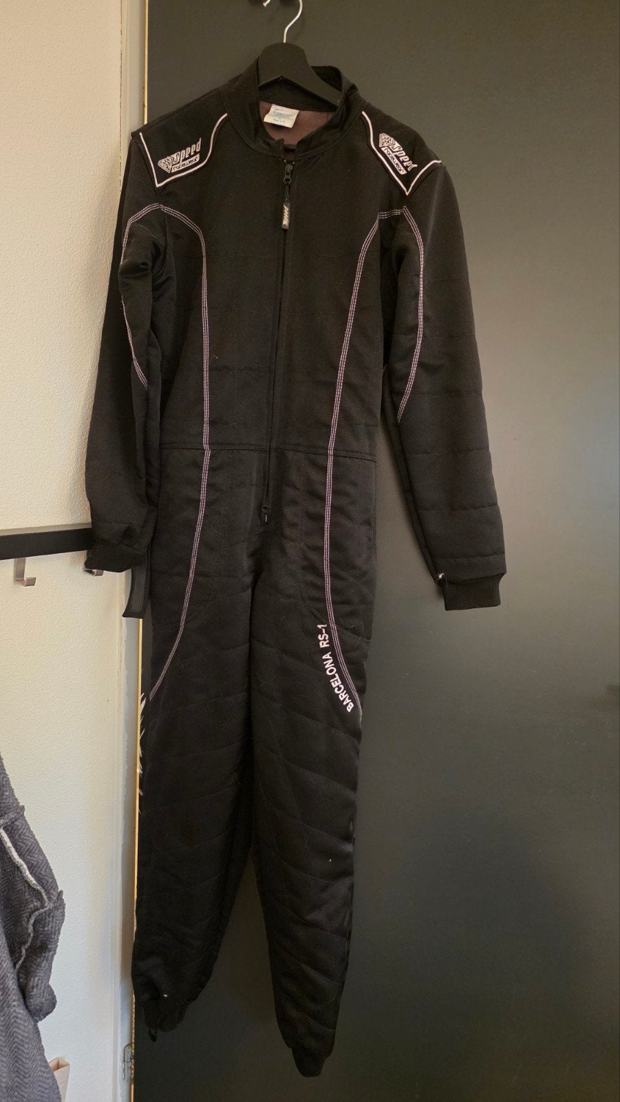 Complete Kart Race Outfit: Pak, Helm, Schoenen, Nekkraag, Sport en Fitness, Ophalen of Verzenden, Zo goed als nieuw, Kleding of Schoenen