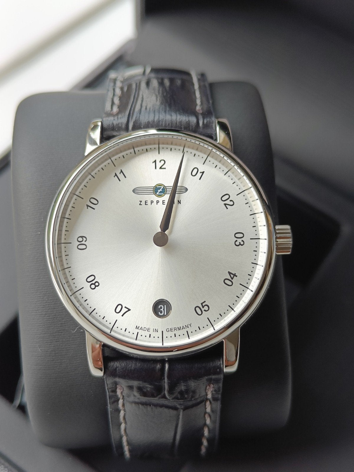 Zeppelin Monotimer ETA Quartz Swiss Made, Sieraden, Tassen en Uiterlijk, Horloges | Antiek, Overige merken, Staal, Polshorloge