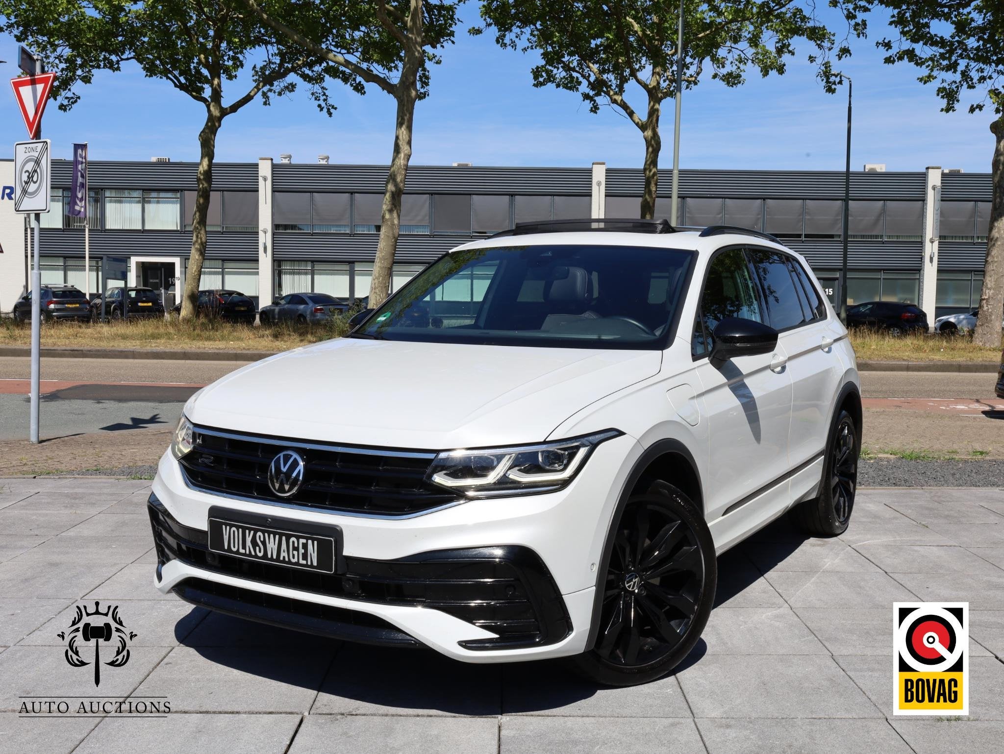 Volkswagen Tiguan 1.4 TSI eHybrid 2x R-Line 245PK | Panodak, Gebruikt, 4 cilinders, Wit, Hybride Elektrisch/Benzine