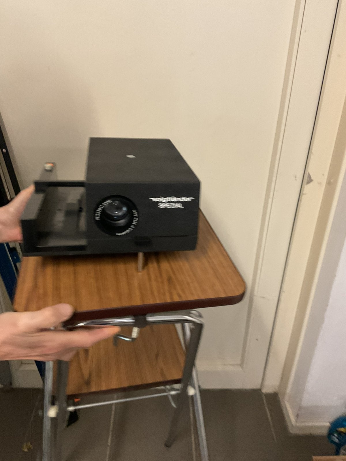 Voigtlander dia projector met scherm tafel en casettes, Ophalen of Verzenden, Zo goed als nieuw
