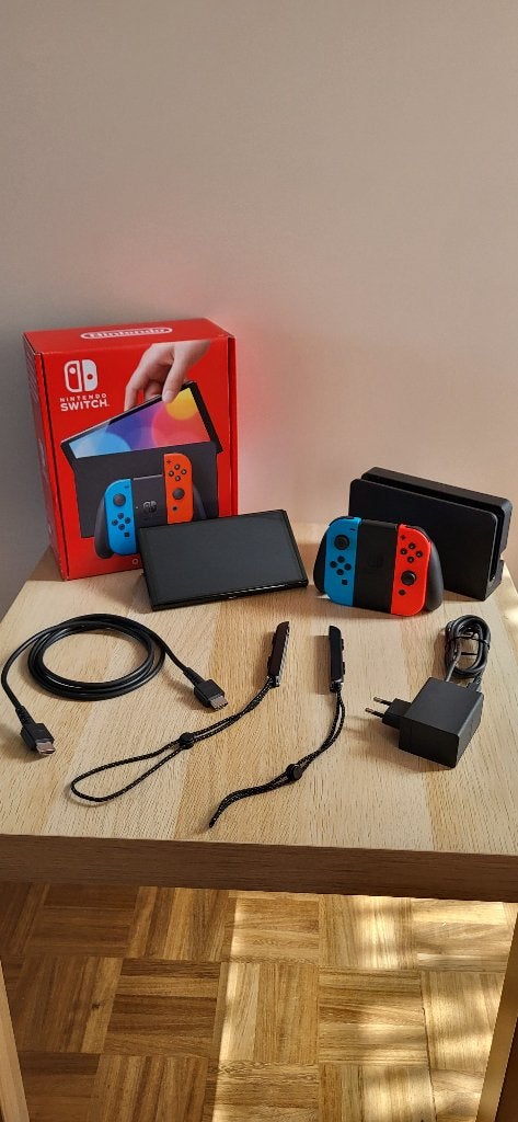 Foto 3 van Nintendo Switch OLED (incl 128GB Micro SD, screenprotector)