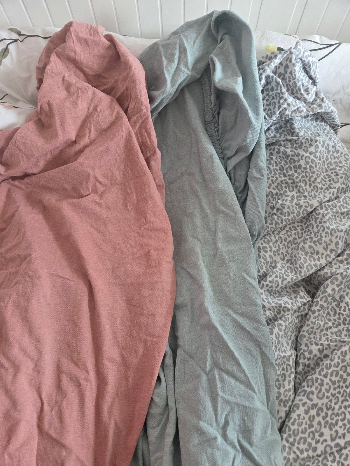 3 hoeslaken peuterbed 60 x 120 cm gratis, Ophalen