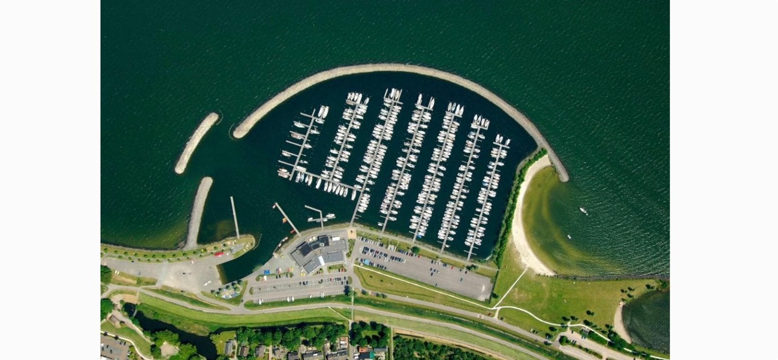 Ligplaats 14x5.5m Regatta Center Medemblik, Zomer, Buiten