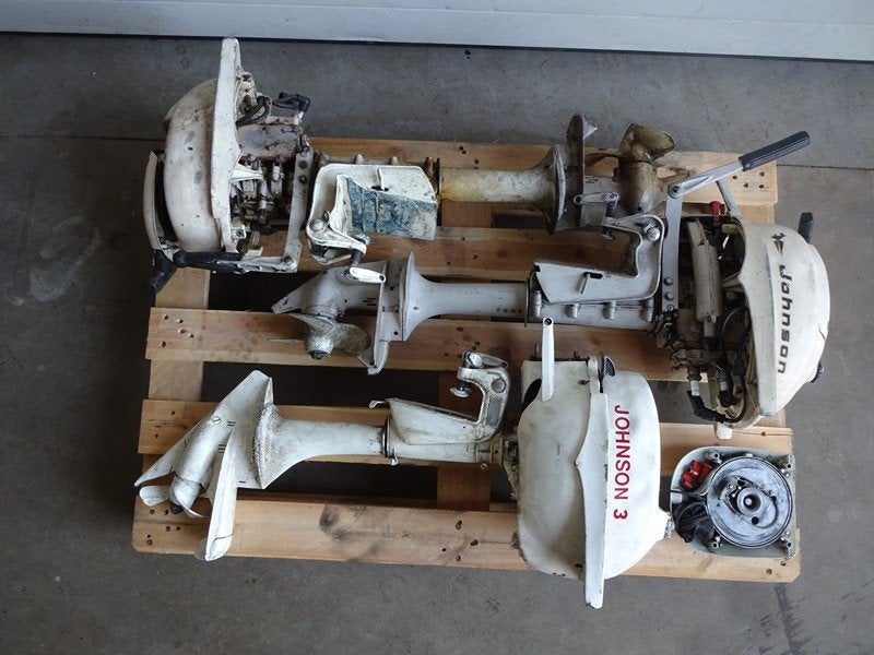 Voor de hobbyist: onderdelen van 3x oldtimer Johnson bbm, Ophalen, Gebruikt, Motor en Techniek
