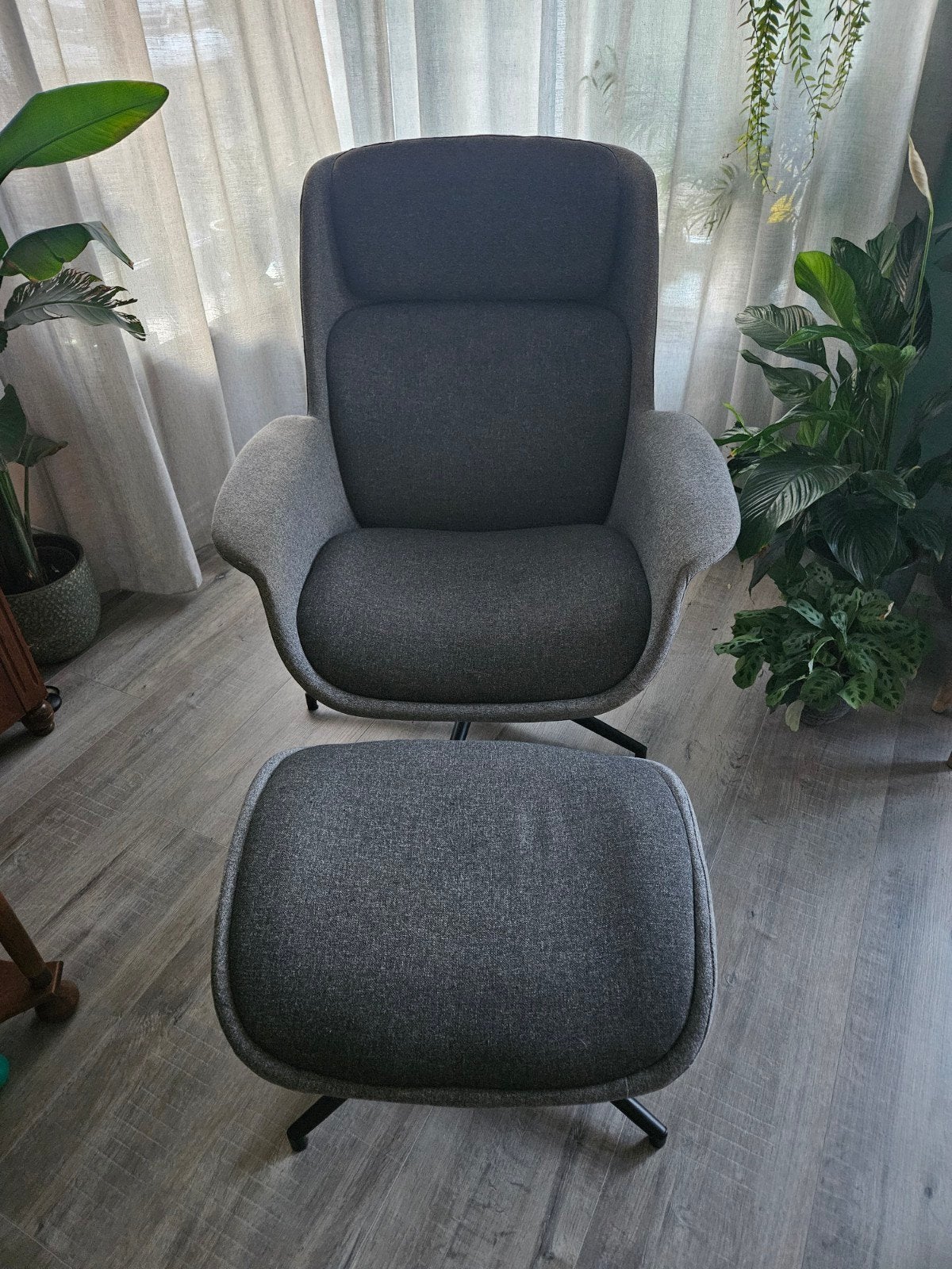 Ikea Äleby Fauteuil met Voetenbank - Grijs, Huis en Inrichting, Ophalen, Gebruikt, Tijdloos, Modern, 75 tot 100 cm