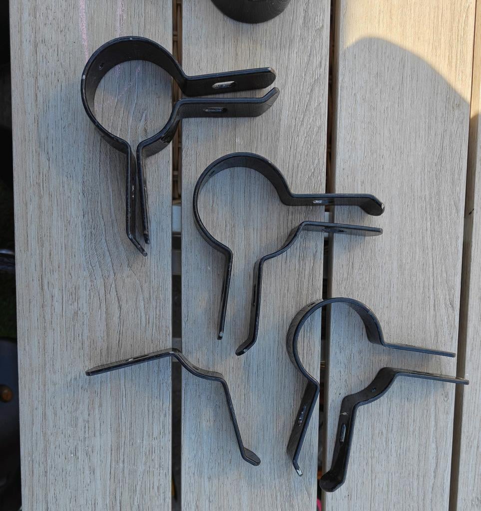 Hekwerk beugels voor dubbelstaafsmat hekwerk, Ophalen of Verzenden, Gebruikt, IJzer, Dubbelstaafmat hekwerk