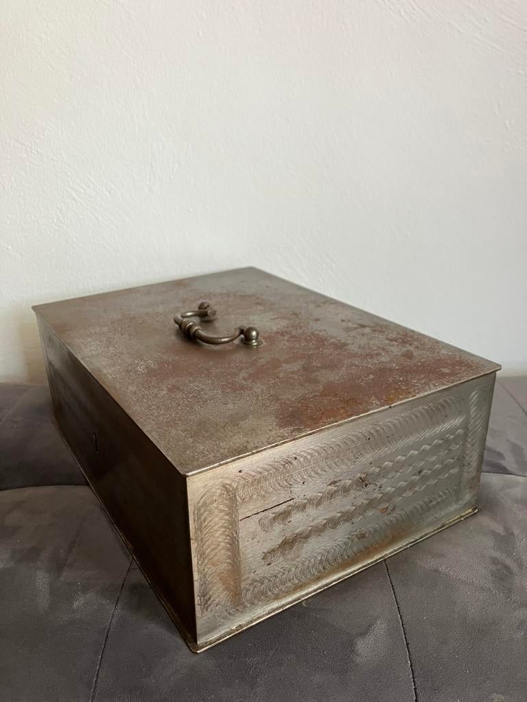 Oude zware geldkist; 30 x 21,5 x 10,5 cm, Ophalen of Verzenden, Rechthoekig, Minder dan 50 cm, Minder dan 100 cm