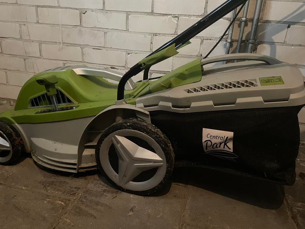Central Park Elektrische Grasmaaier met Opvangzak, Tuin en Terras, Grasmaaiers, Cirkelmaaier, Gebruikt, Elektrische grasmaaier