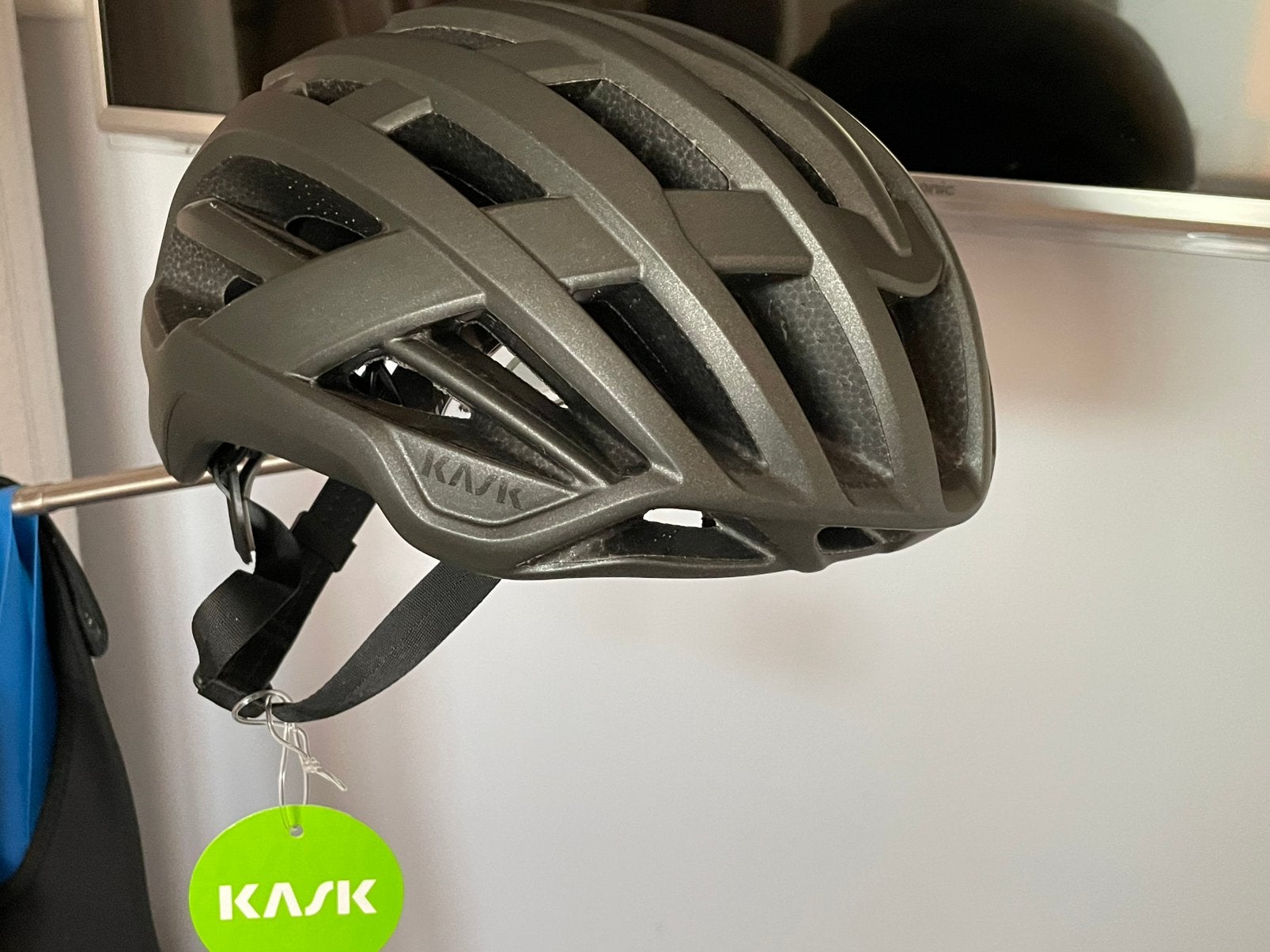 Te koop nieuwe KASK helm, Fietsen en Brommers, Fietsaccessoires | Fietshelmen, Ophalen of Verzenden, Zo goed als nieuw, L, Heer of Dame