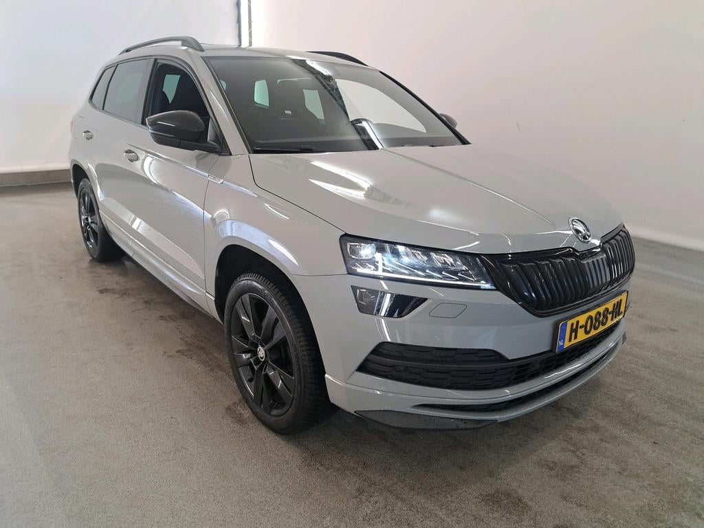 Skoda Karoq 1.5 TSI 150pk Automaat Sportline Business | Pano, 12 maanden, Stof, 4 cilinders, Bedrijf