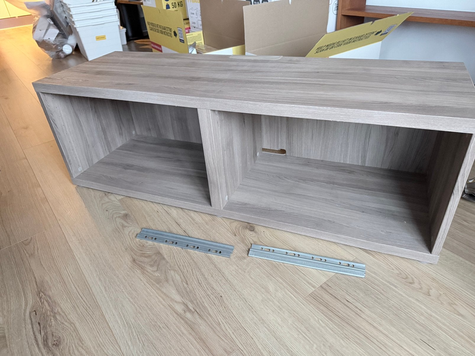 IKEA BESTÅ tv-meubel houtlook – inclusief montagerails, Ophalen, Zo goed als nieuw, 25 tot 50 cm, Minder dan 100 cm
