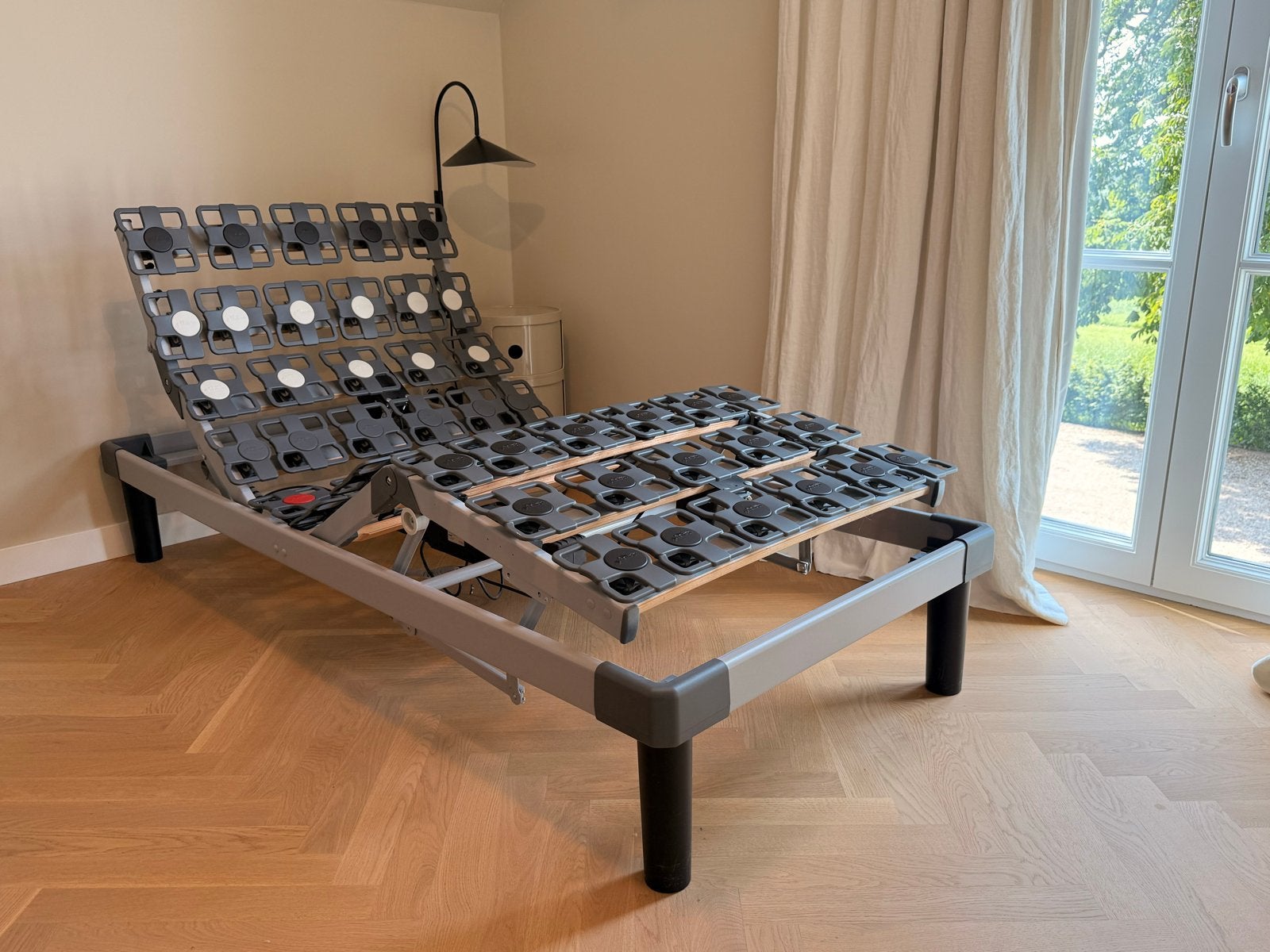 Bed | Tempur | 90x200cm. | Elektrisch verstelbaar | Massage, Ophalen, Verstelbaar, 90 cm, Eenpersoons