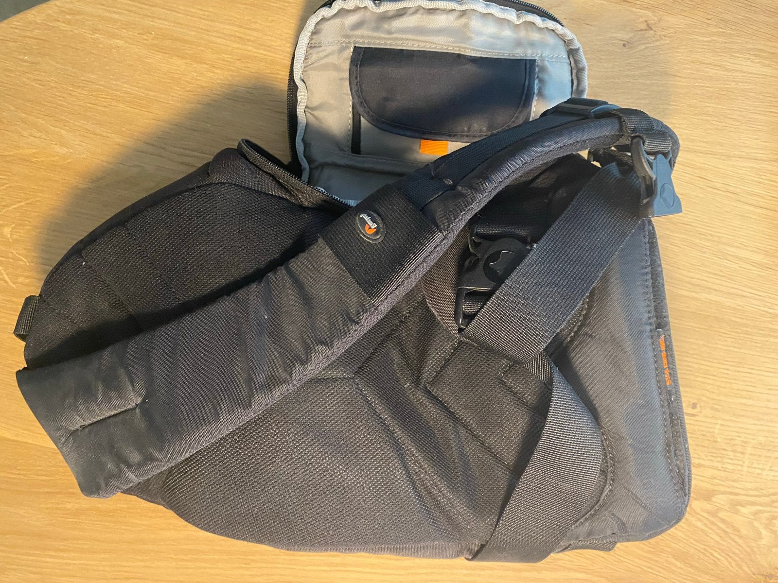 Fototasje voor digitale camera - Schoudertas, Schouderband, Gebruikt, Zwart, Schoudertas