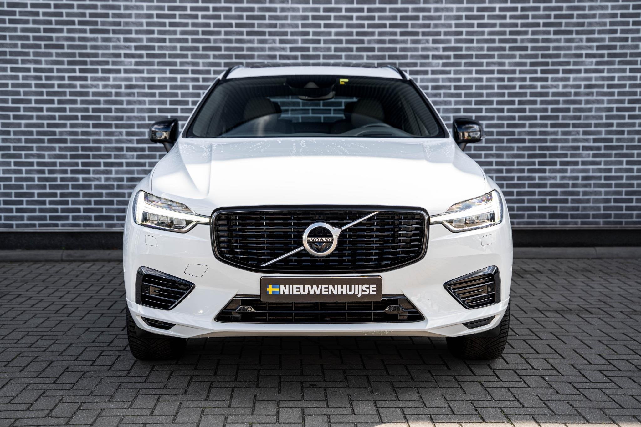 Volvo XC60 2.0 Recharge T8 AWD R-Design | Plug-in Hybrid (PH, Auto's, Gebruikt, Euro 6, 138 €/maand, Wit
