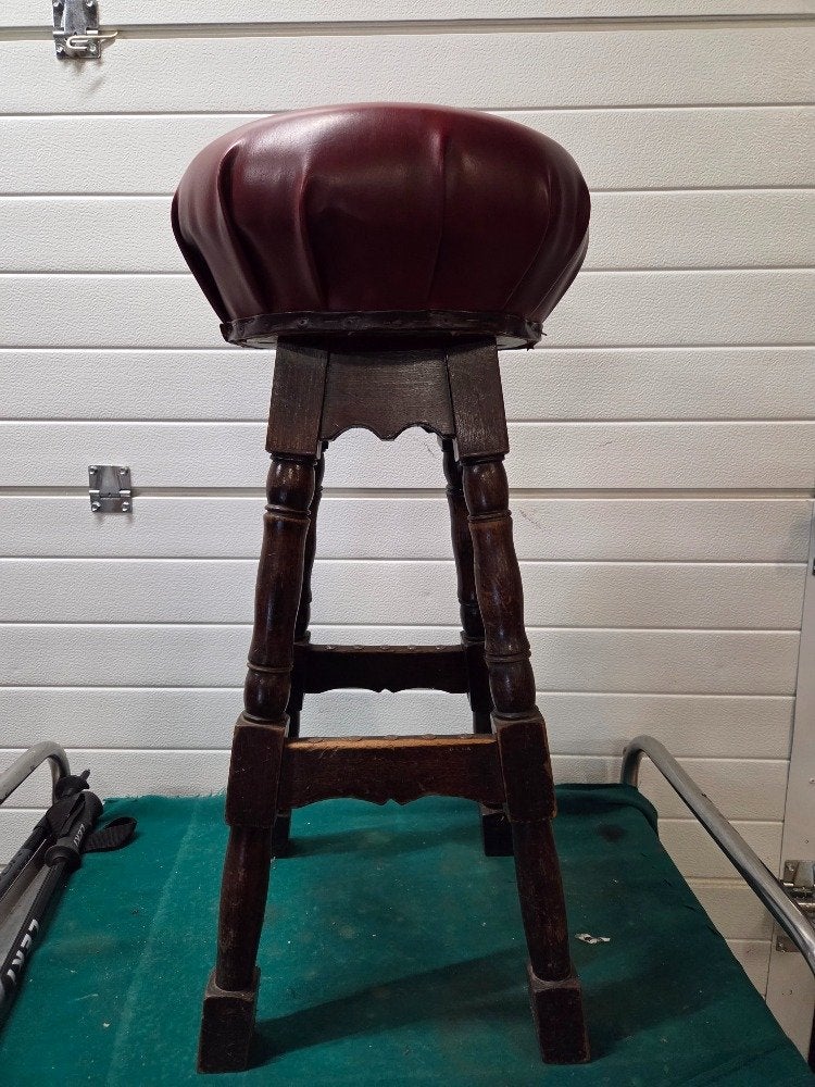 barkruk youp rood vintage, Ophalen of Verzenden, 'T Olde Gre-j, Info@toldegrej.nl, Endepoelstraat 20f Didam