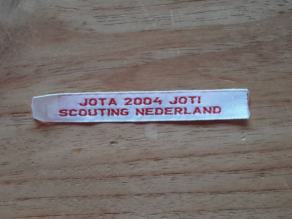insigne scouting Nederland Jota Joti 2004, Verzamelen, Ophalen of Verzenden, Gebruikt, Embleem, Speld of Insigne