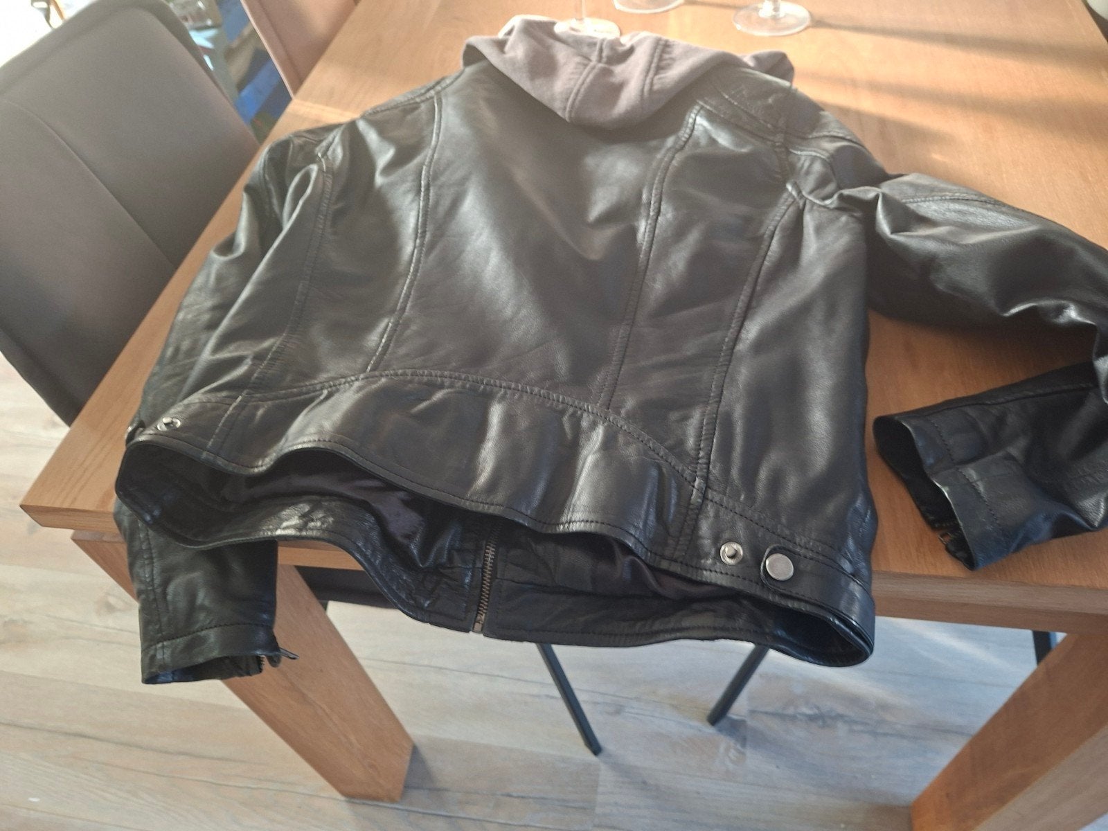 leerjasje, Ophalen of Verzenden, Zo goed als nieuw, Maat 46/48 (XL) of groter, Zwart