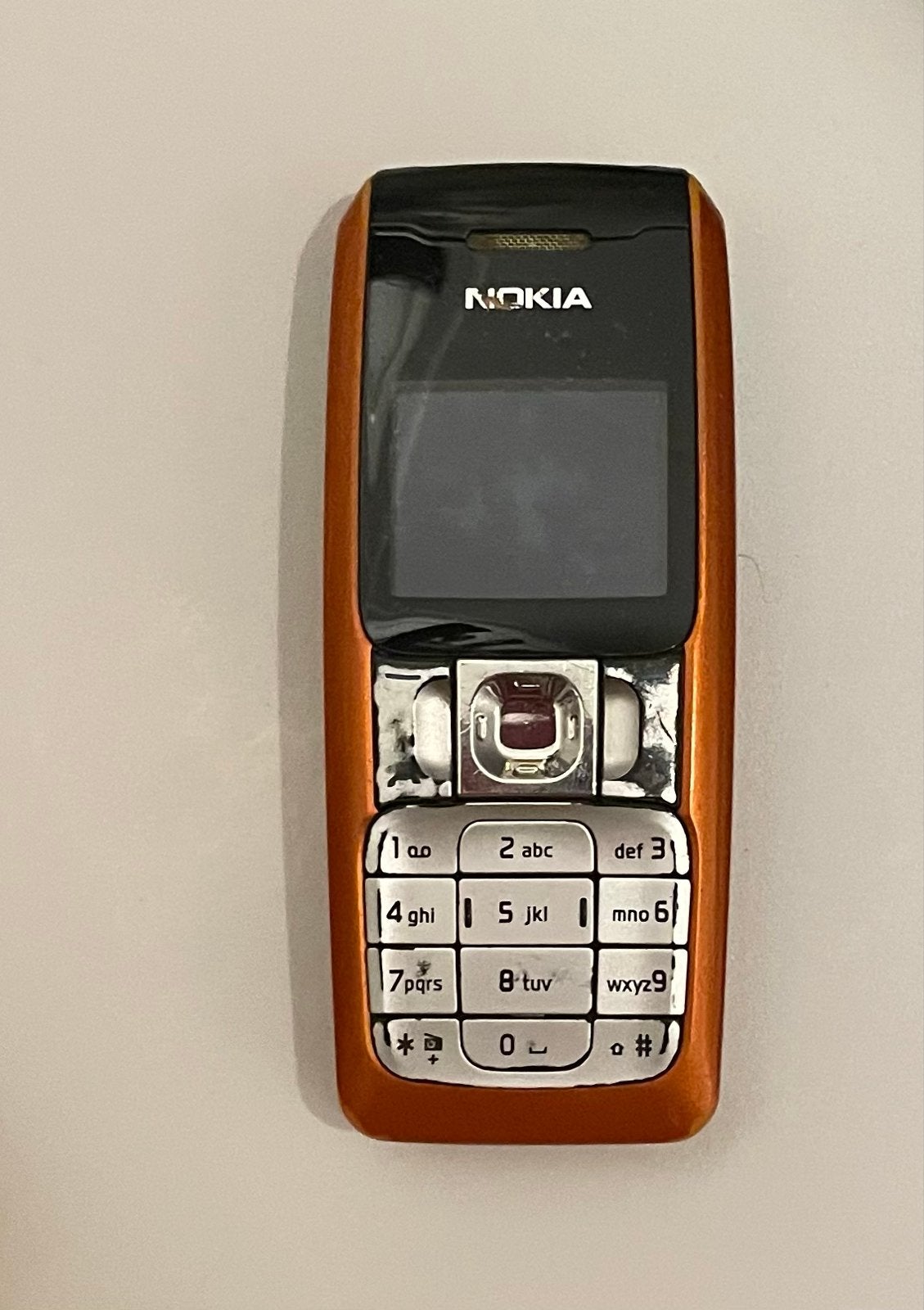 Nokia klassieke candybar telefoon - Oranje/Zwart, Gebruikt, Overige kleuren, Geen camera, Fysiek toetsenbord