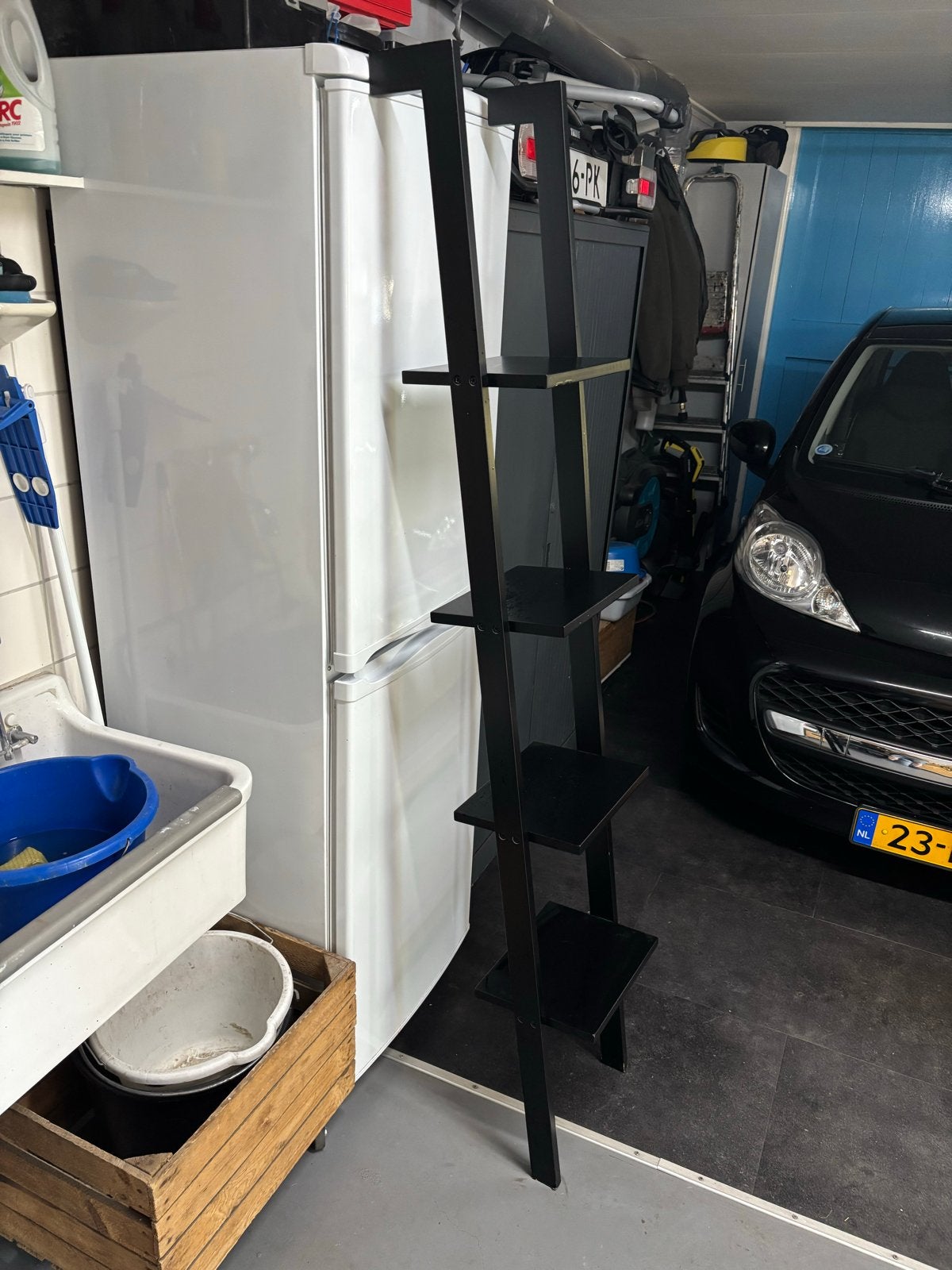 Zwart ladderrek met 5 planken, Ophalen, Zo goed als nieuw