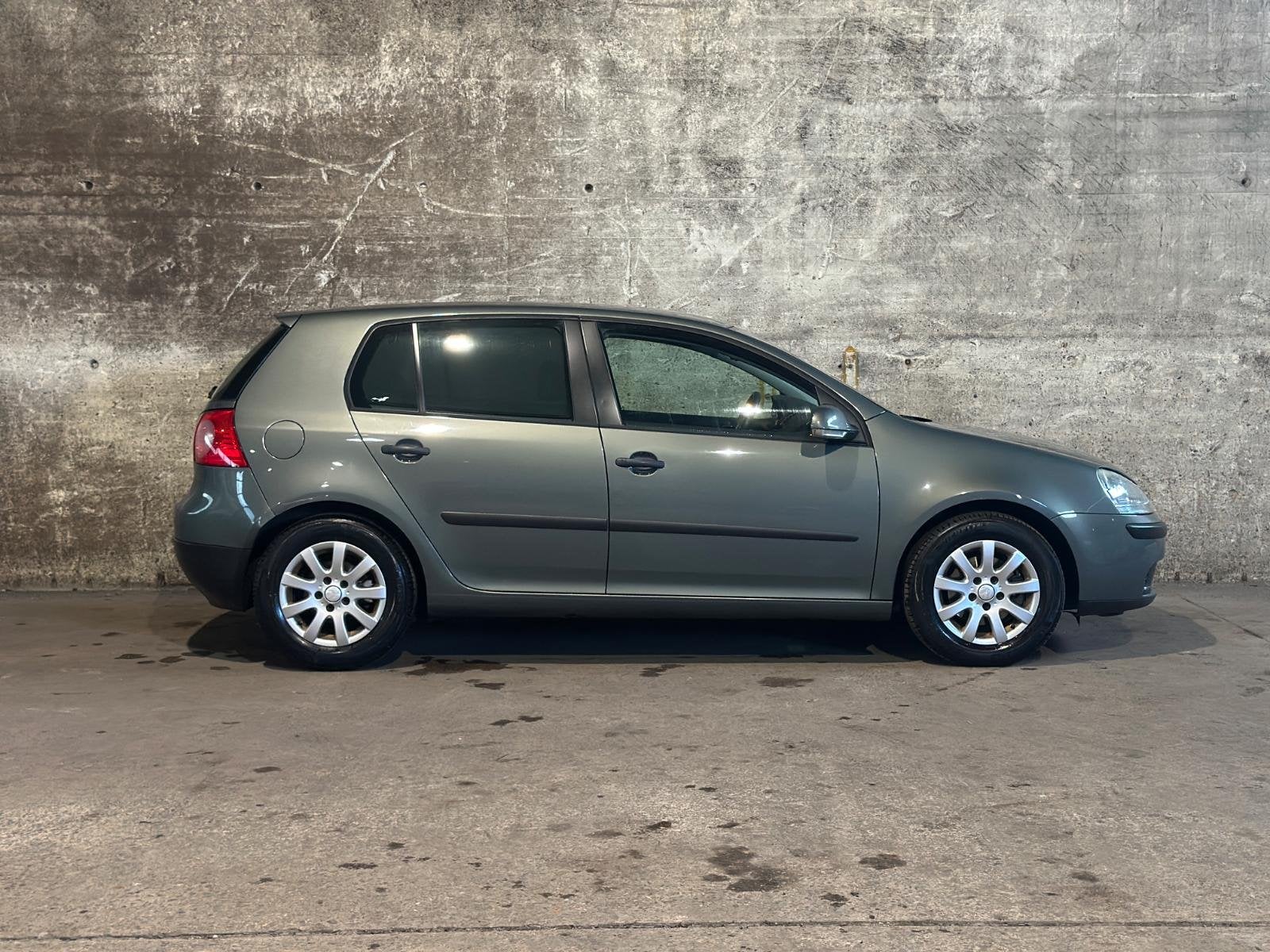 Volkswagen Golf 1.6 Turijn | Autom. Airco | Cruise Control |, Auto's, Volkswagen, Voorwielaandrijving, Stof, Gebruikt, Zwart