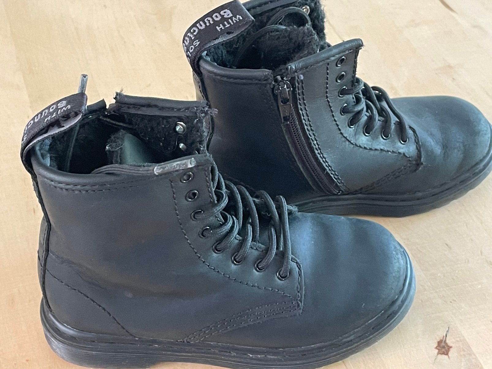 Originele Dr Marten  boots maat  27 Dr Martens, Meisje, Ophalen of Verzenden, Laarzen, Zo goed als nieuw