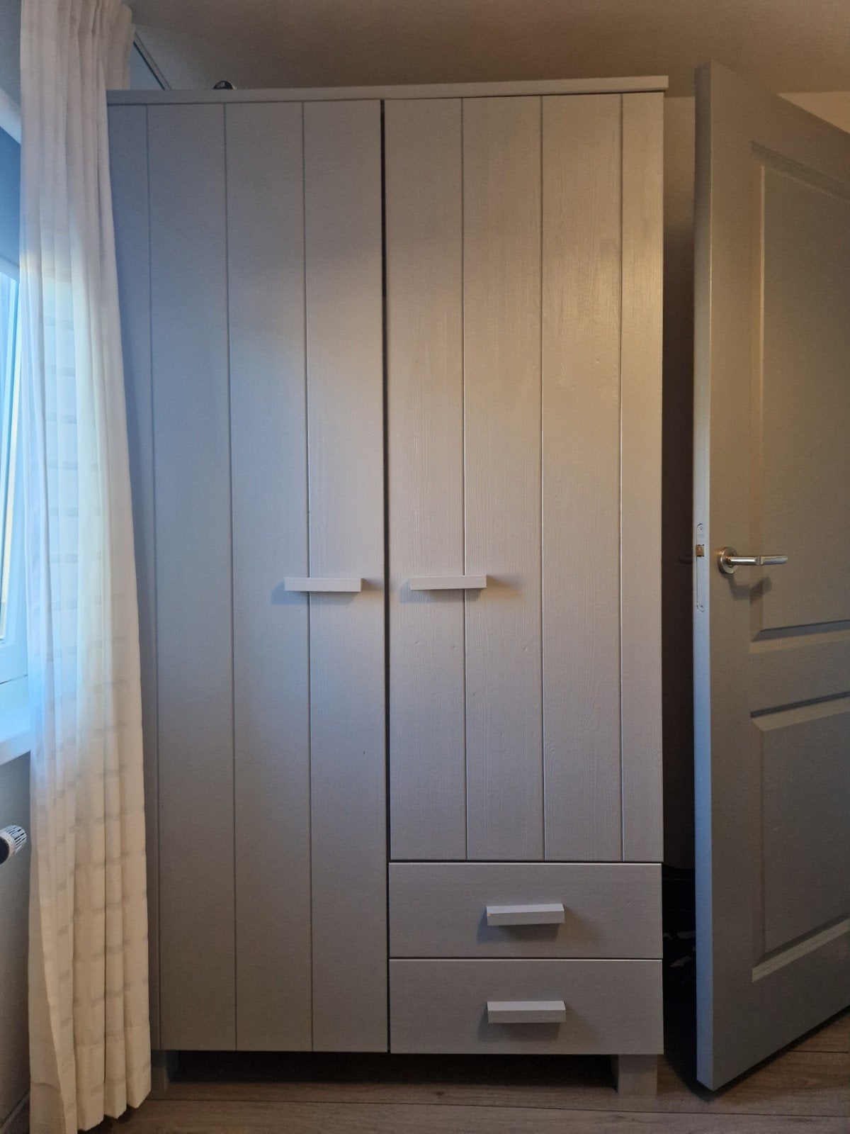 Woood Dennis grijze kledingkast, Ophalen, 100 tot 150 cm, Zo goed als nieuw, Modern
