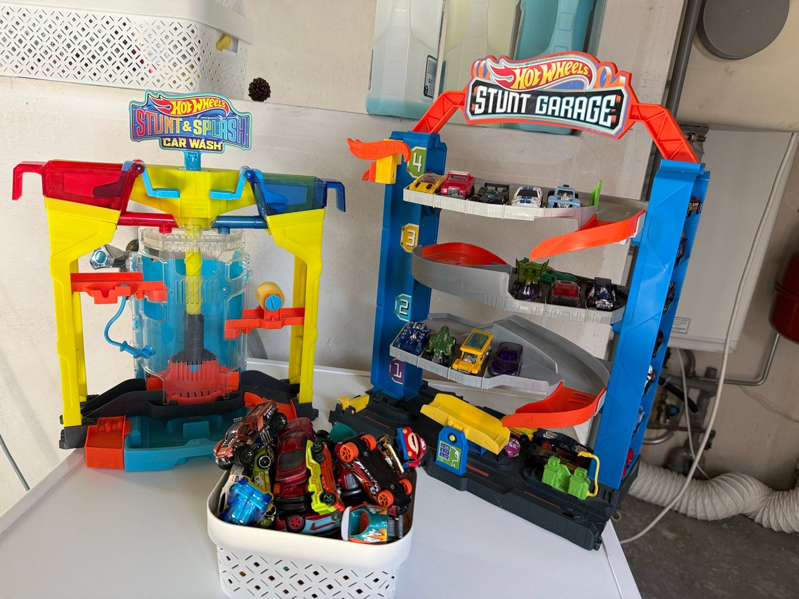 Hot Wheels Stunt Garage, Car Wash en veel autootjes, Ophalen, Gebruikt