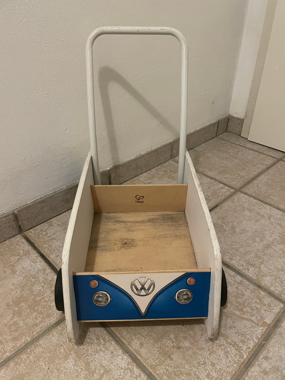 Volkswagen loopkarretje - Hape loopwagen VW busje, Ophalen, Gebruikt, Duwvoertuig