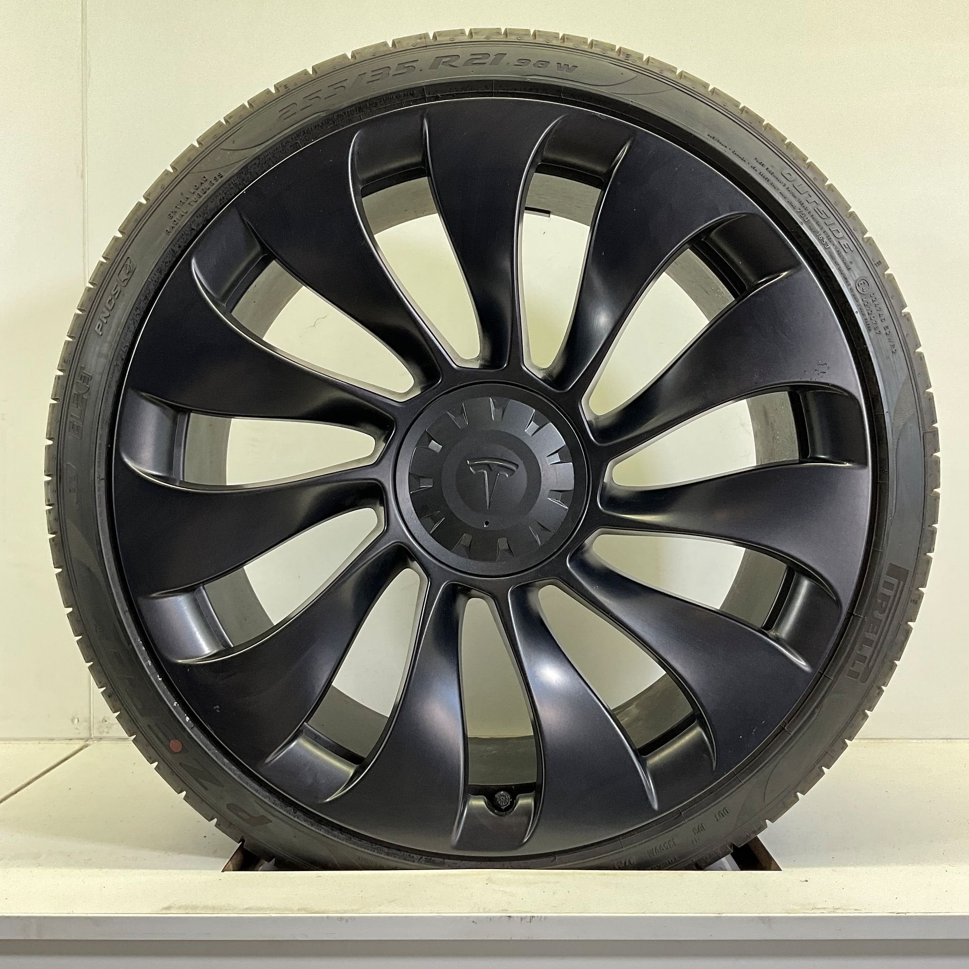 DEMO TESLA MODEL Y UBERTURBINE ZOMERBANDEN SET VELGEN 21 INC, Auto-onderdelen, Banden en Velgen, Gebruikt, 255 mm, -, -