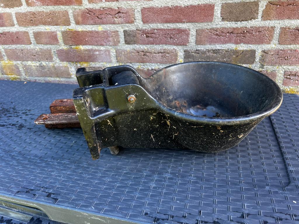 Drinkbak met vlotter, voor paarden en andere dieren, Ophalen of Verzenden, Gebruikt, Overige soorten