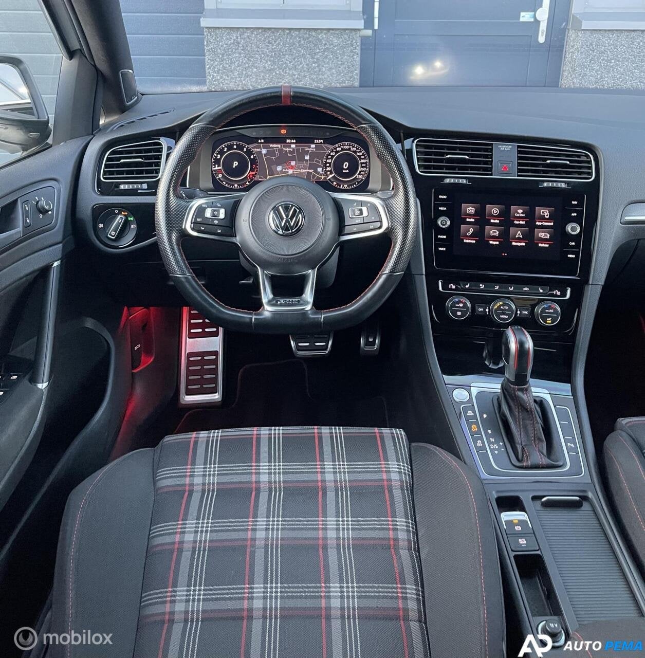 Volkswagen Golf 2.0 TSI GTI DSG Performance 245PK, Stof, Gebruikt, Zwart, 4 cilinders