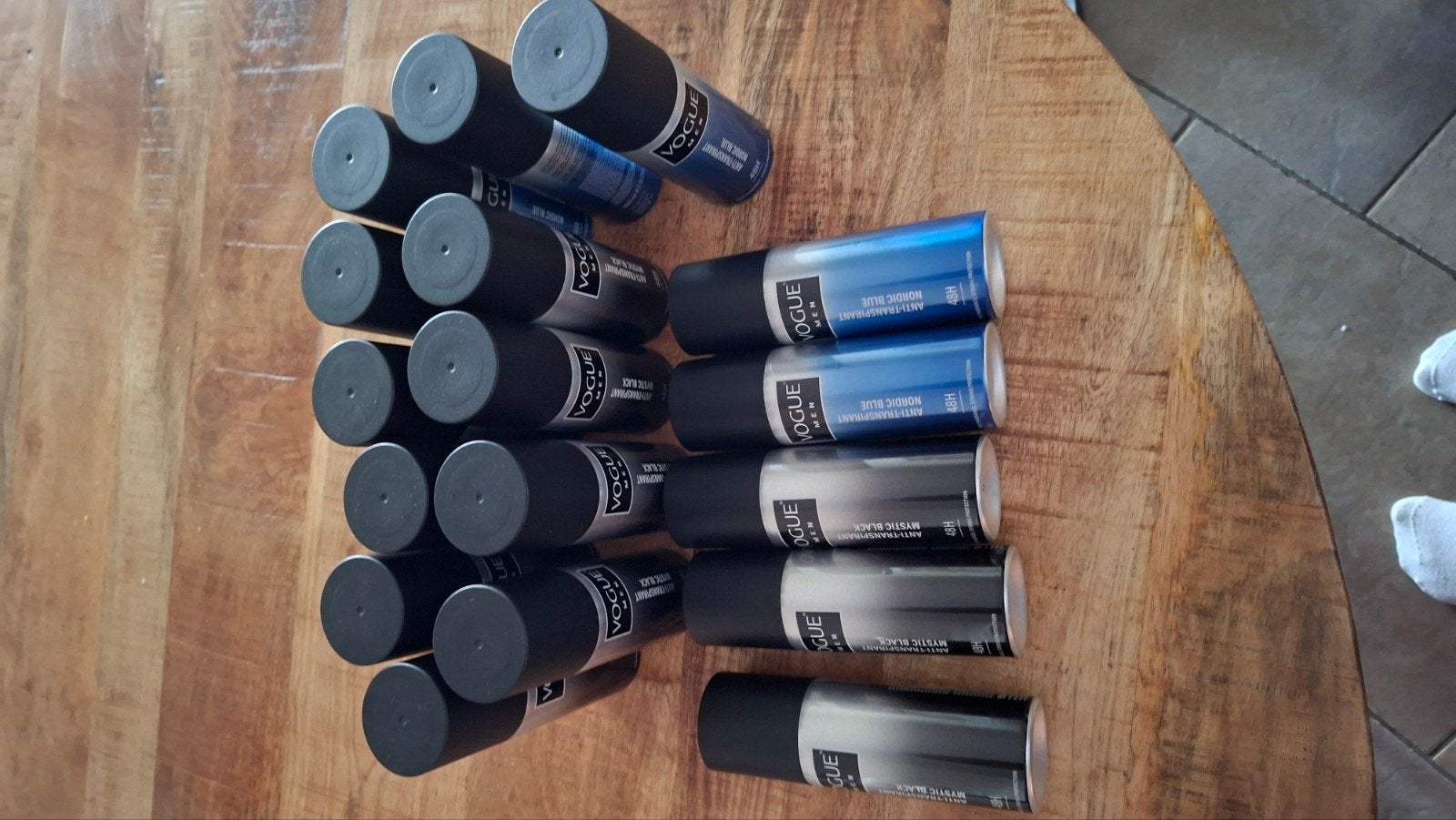 17x Vogue Men Deodorant - Diverse Geuren, Ophalen of Verzenden, Nieuw, Deodorant of Bodyspray