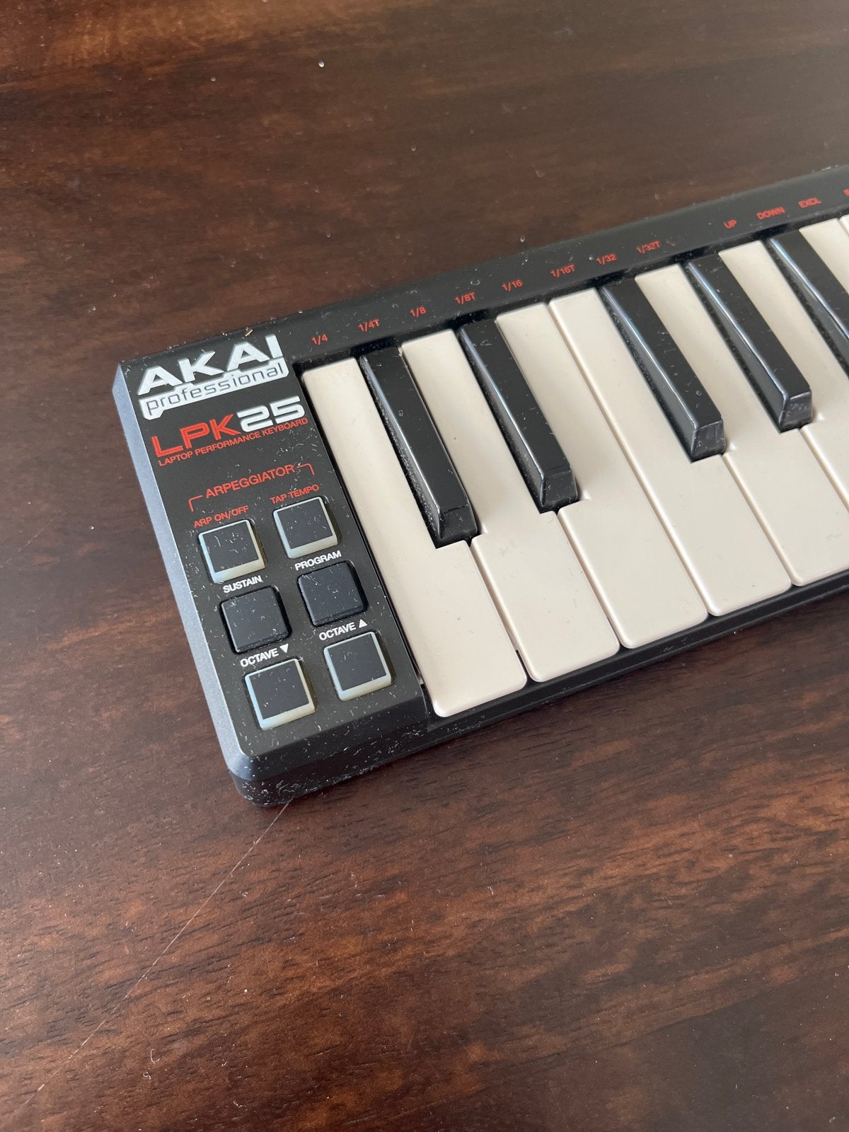 Akai LPK25 MIDI Keyboard - Compacte USB MIDI Controller, Overige aantallen, Zo goed als nieuw, Aanslaggevoelig, Ophalen
