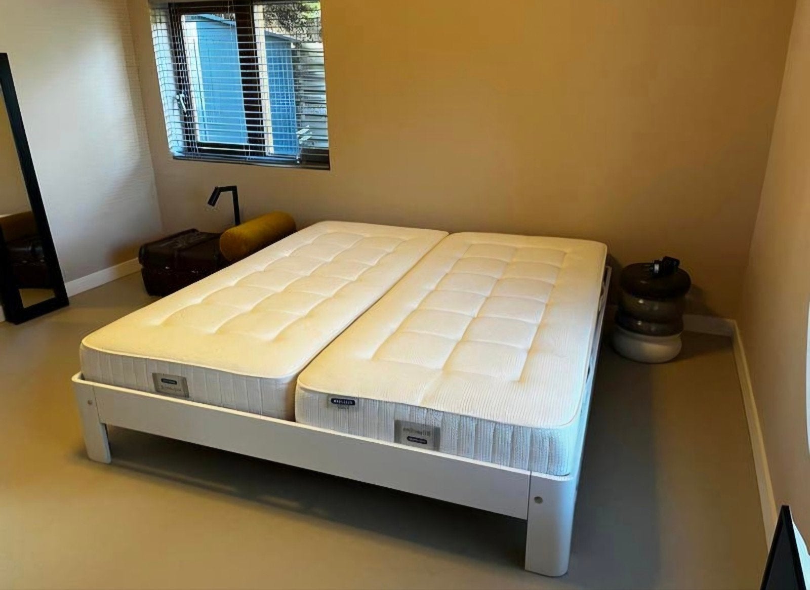 Auping Auronde 1500 Wit 180x200 Verstelbaar met Gasveer, Verstelbaar, Wit, Auping Auronde bed 180x200 verstelbaar  hoog model