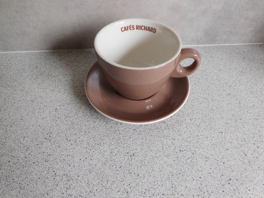 Café Richard Cappuccino Kop en Schotel - Mokka, Overige merken, Keramiek, Ophalen of Verzenden, Zo goed als nieuw