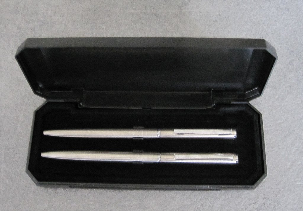 Twee balpennen in doosje, Verzamelen, Overige merken, Balpen, Nieuw, Ophalen of Verzenden