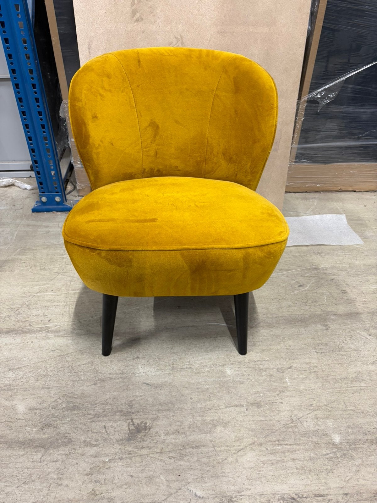 WOOOD Sara fauteuil geel velvet oker- ex showroom, 75 tot 100 cm, Ophalen of Verzenden, Zo goed als nieuw, Stof