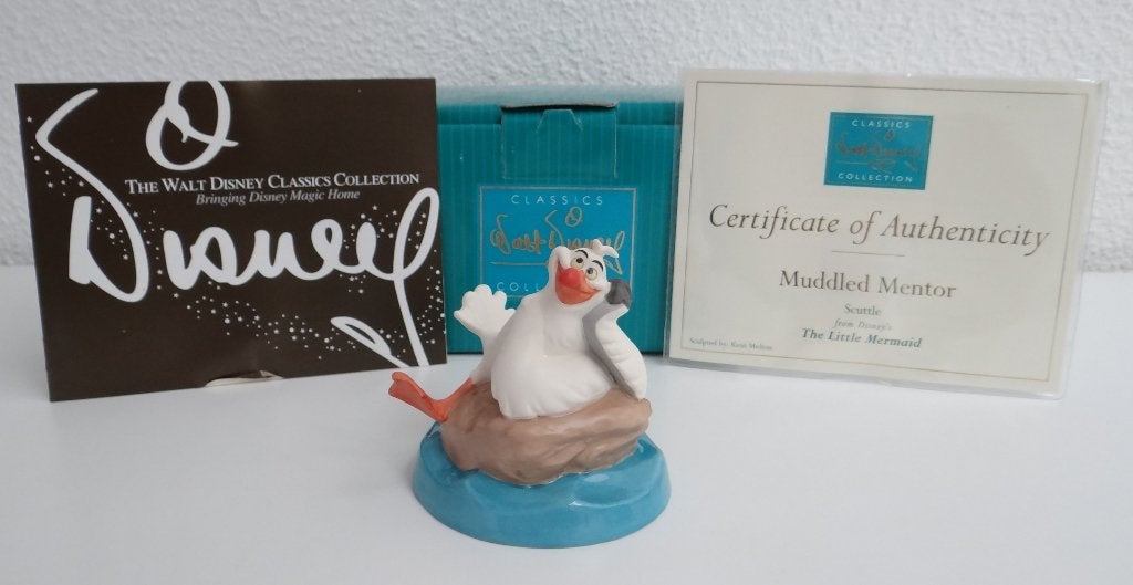 WDCC -The little mermaid - Scuttle - Muddled mentor - 2006, Verzamelen, Ophalen of Verzenden, Zo goed als nieuw, Beeldje of Figuurtje