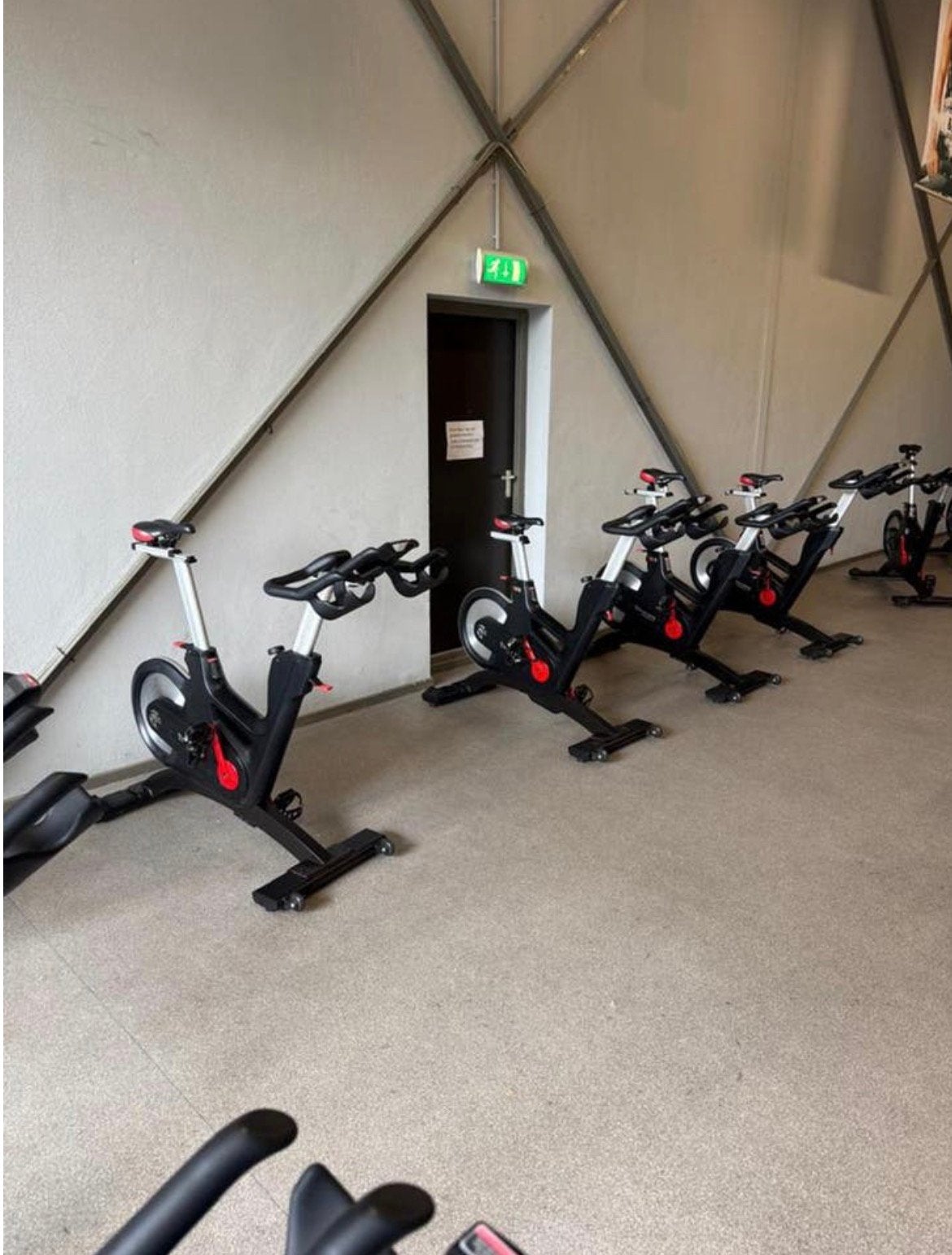 31 Tomahawk IC7 Spinningbikes / Spinning fietsen / Cycles, Ophalen, Benen, Gebruikt, -