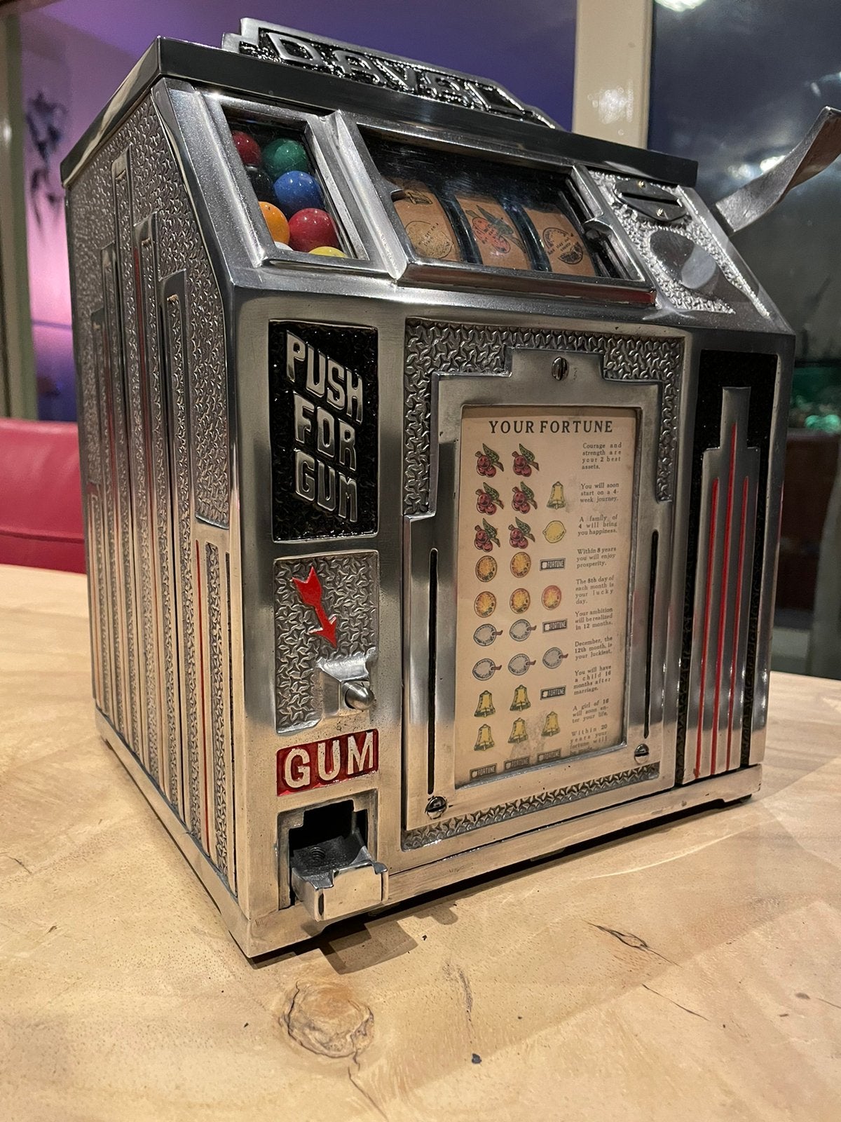 Daval Gum Vendor Zeldzame uitvoering met kauwgumbalvenster, Overige munten, Ophalen, Zo goed als nieuw