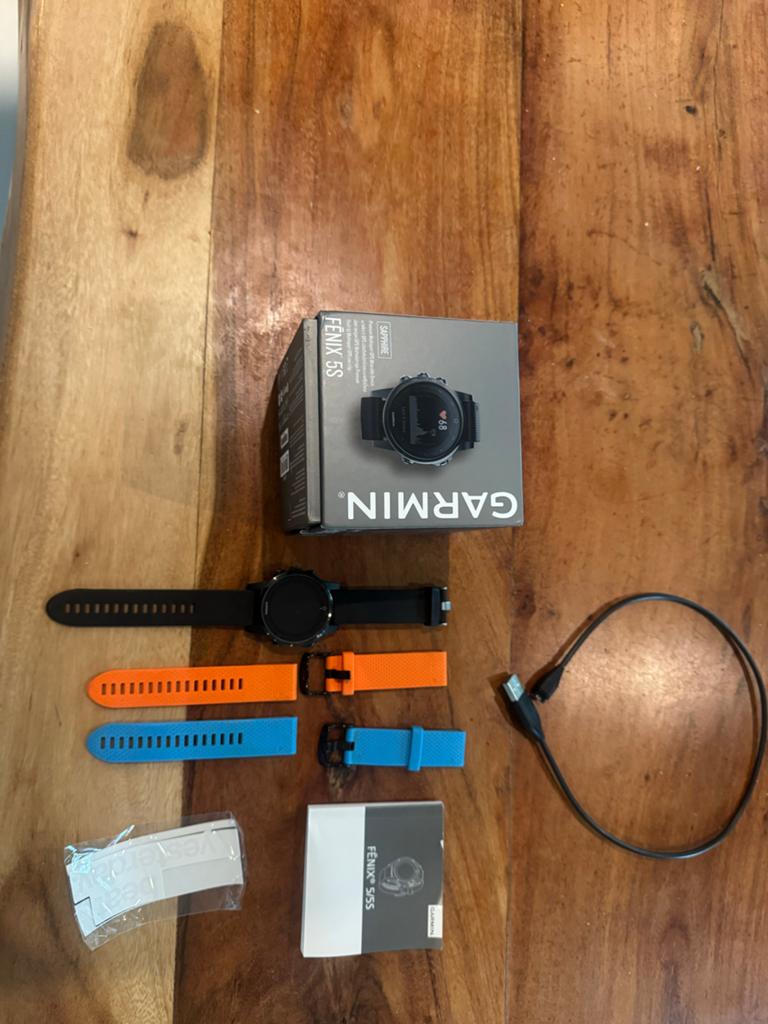 Garmin Fenix 5S - Multisport GPS Smartwatch sapphire edition, Afstand, Zwart, IOS, Ophalen of Verzenden