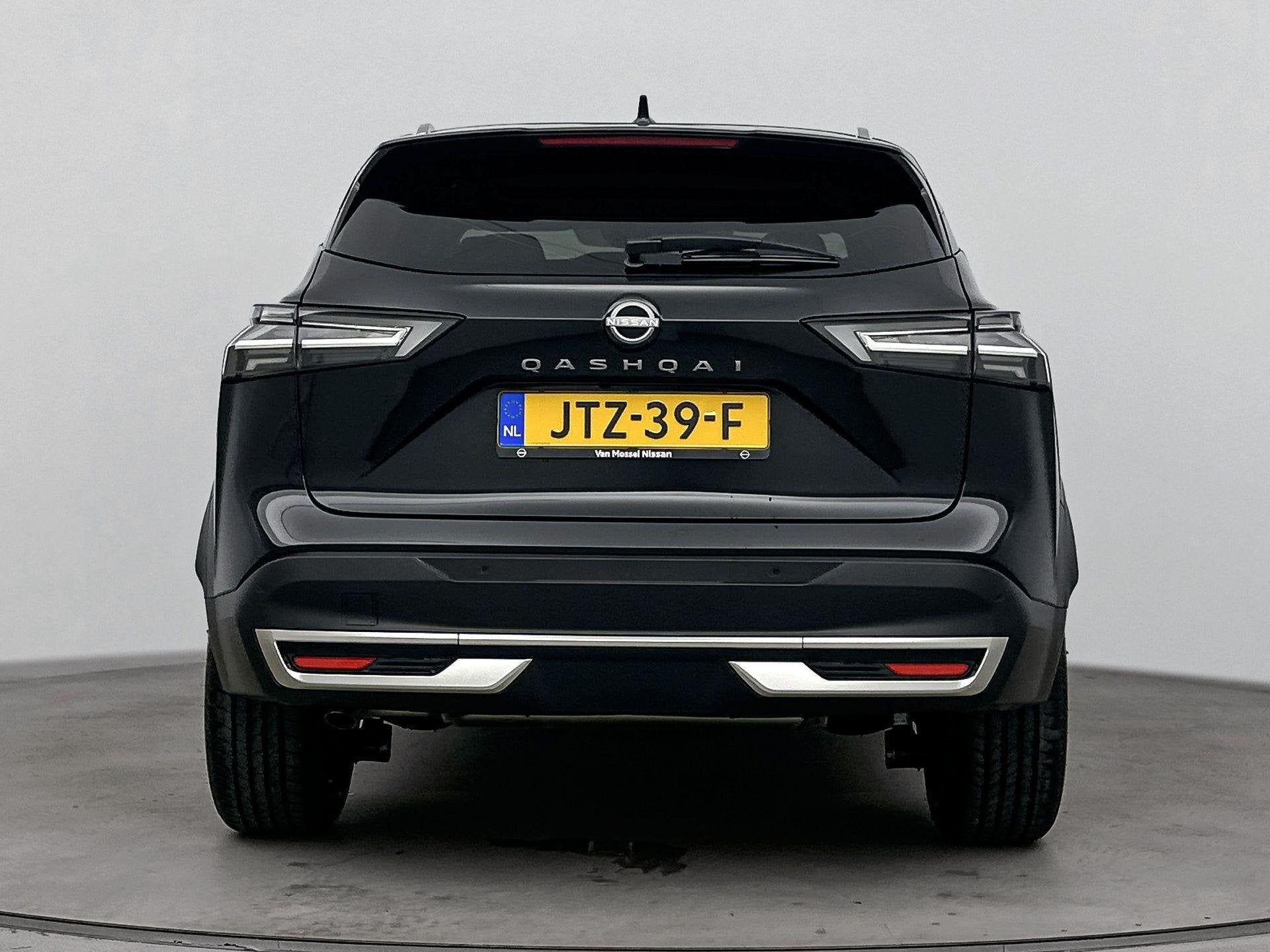 Nissan Qashqai 1.3 MHEV N-Connecta 140PK | Google Navigatie, Stof, 4 cilinders, 700 kg, Zwart