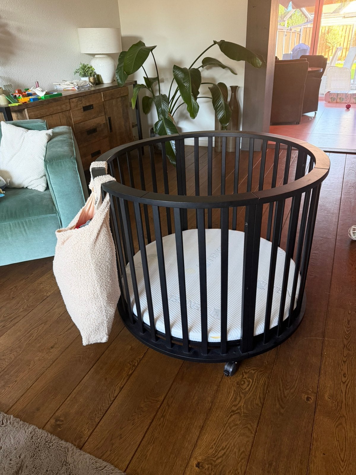 Ronde zwarte box, Ophalen, Zo goed als nieuw, Rond