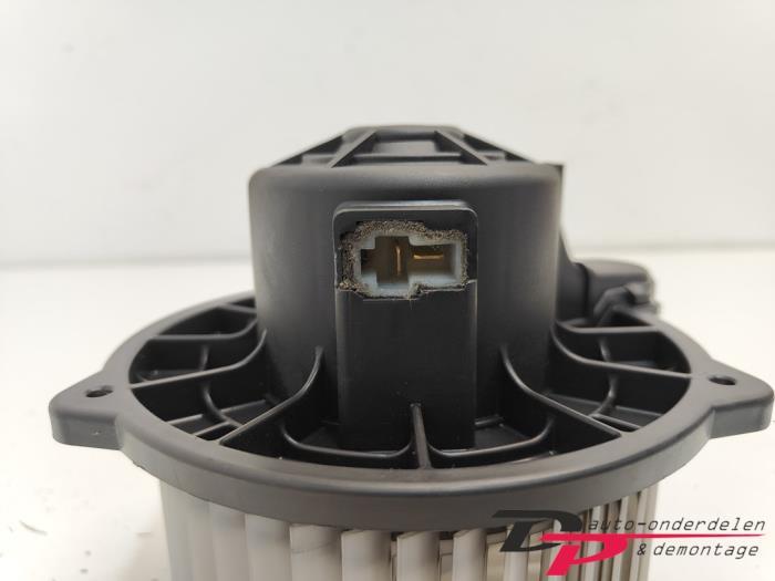Foto 3 van Kachel Ventilatiemotor van een Hyundai I10